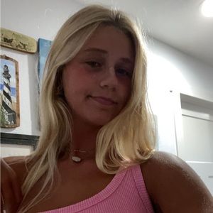 Meet your Posher, Avery